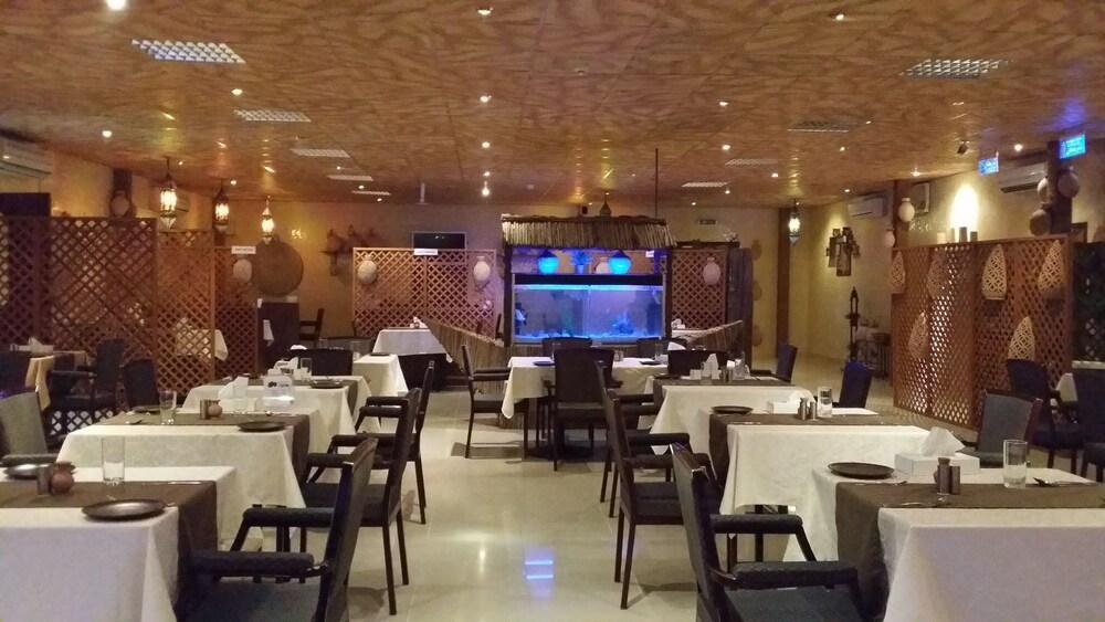 Mutrah Hotel Muscat Eksteriør billede